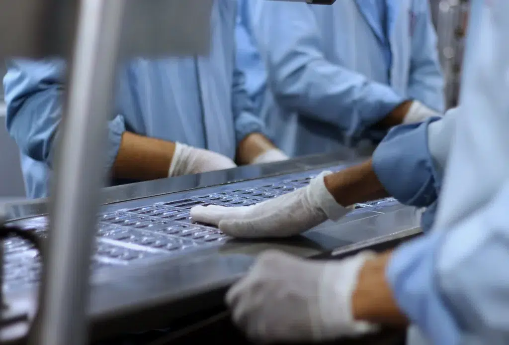 Pharmaceutical manufacturing facility with clean industrial production systems